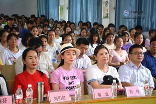 中國文藝評論協會志愿者服務團走進廣西上林輔導展示活動在城關中學圓滿舉行