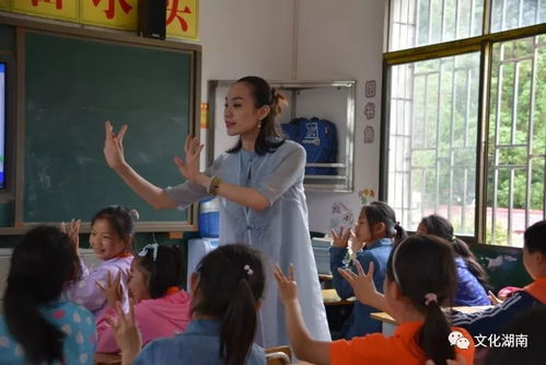 播撒藝術(shù)種子，科技點(diǎn)亮童年——2018年留守兒童藝術(shù)幫扶行動(dòng)正式啟動(dòng)